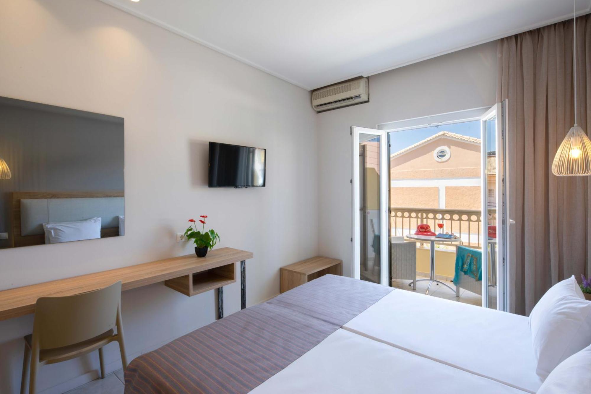Hotel Rossis Mesongí エクステリア 写真